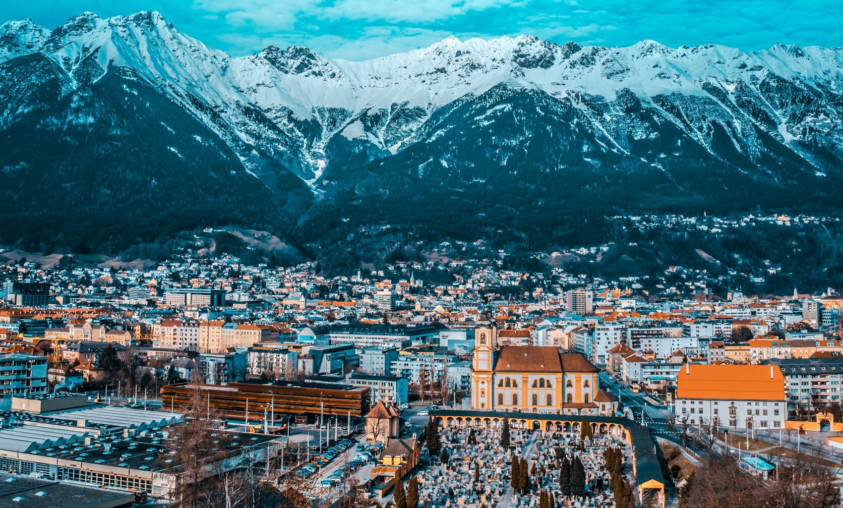 Innsbruck_Stadt_Berge
